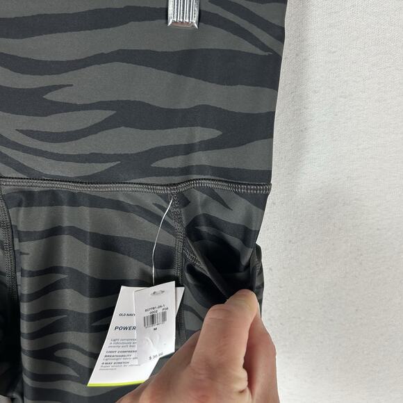 Old Navy NEW Active Powersoft Capri Leggings Women's Medium Gray Zebra Print NWT - Picture 12 of 16